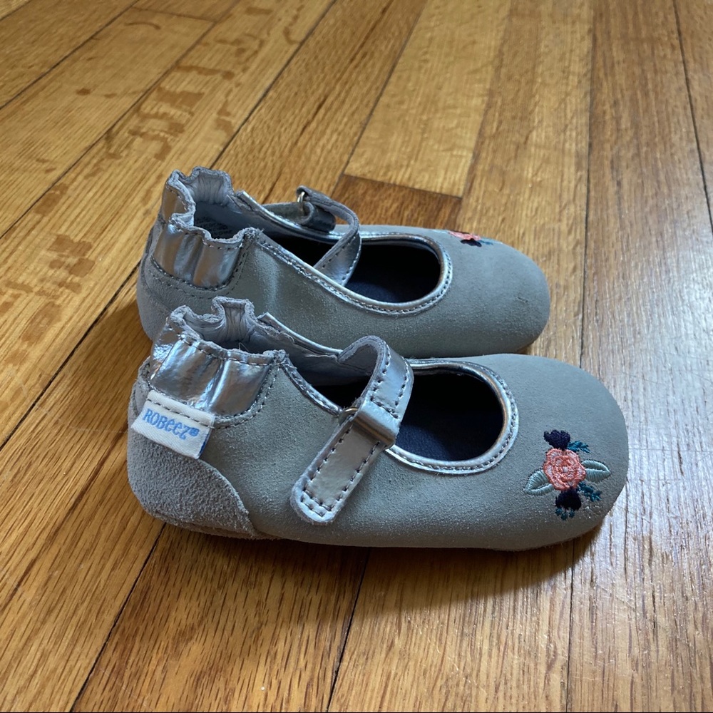 Robeez Grey Soft Sole Mary Janes NWOT 18-24